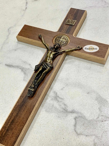 Cruz Crucifixo De Parede Madeira E Metal São Bento 34cm