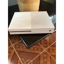 Xbox One S 1 Tb !! Ojo Para Reparar O Para Piezas!!