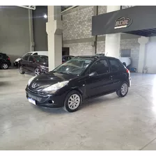 Impecable Peugeot 207 Compact Xt Año 2010 Con Solo 111.000km