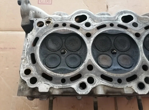 Cabeza De Motor Izquierda De Isuzu Axiom 2002 3.5 Usada Foto 8