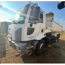 Ford Cargo 2628 (2011) Caçamba 6x4