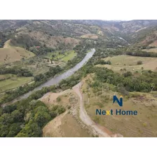 Proyecto De Solares Con Acceso Al Rio Yaque De Norte. Imagenes En 3-d