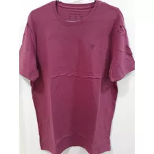 Camiseta Calvin Klein Jeans Masculina Ômega Peito