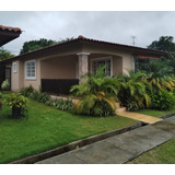 Casa En Venta Con Area Social En Las Lajas, Coronado, Panama