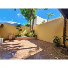 Vendo Casa De 2 Niveles, 5hab/320 M2, Arroyo Hondo Iii 