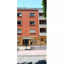 Dueño Vende Apartamento Con Buena Renta. Barrio Unión.