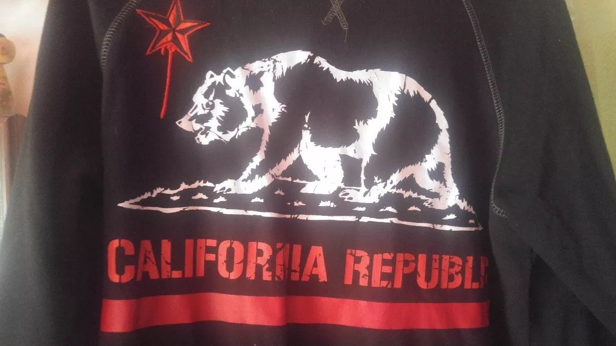 Sudadera California Republic So Cal Red Star Black Bear Oso