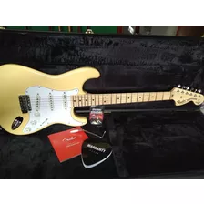 Guitarra Fender Stratocaster Yngwie Malmsteen Creme Nova