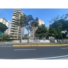 Espectacular Apartamento En Altamira Recién Remodelado #24-19327