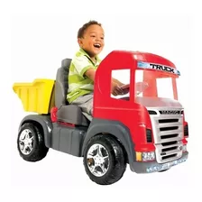 Caminhão Truck À Pedal Com Capacete Magic Toys