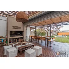 Casa En Venta - 3 Dormitorios 2 Baños - Cocheras - Pileta - 330mts2 - Manuel B Gonnet, La Plata