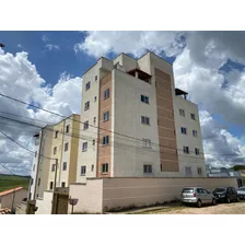 Apartamento Triplex Com Três Quartos!