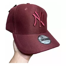 Gorra Ny Bordado Con Hebilla