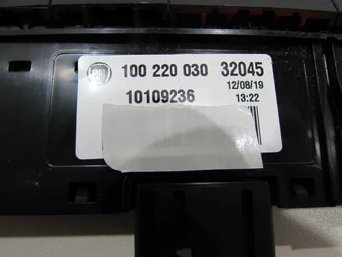 Botão Do Painel Pisca Alerta Fiat Uno 1.0 2019 8