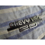Par De Emblemas Laterales Chevrolet Chevy Van 20 Originales