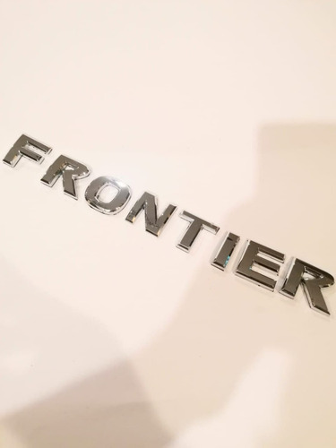 Emblema Letra Nissan Frontier Original 2018 2019 2020 2021 Foto 3