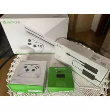 Xbox One S - 500gb Com 2 Controles E Kinect