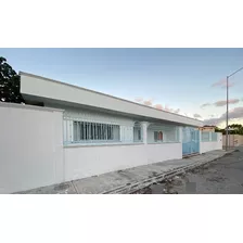 Se Renta Casa De Un Nivel En Playa El Carmen Con 577 M2 De Construcción Y 1250 De Terreno