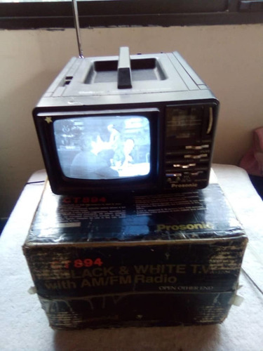 Mini Televisor Con Su Radio