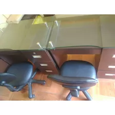 Escritorio Con Tablero De Vidrio. Incluye Silla Giratoria