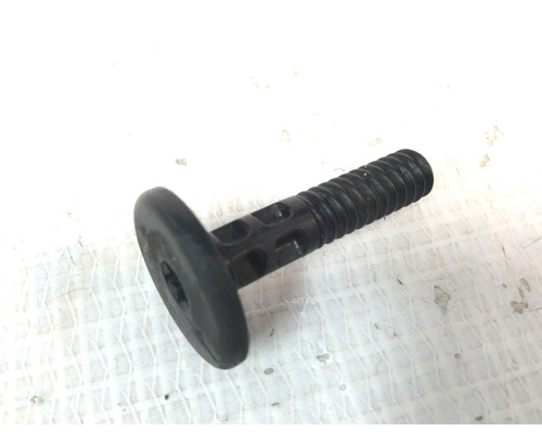 Tornillo Base De Estribo Bmw 120i 4cyl 2.0 2008-2011  C/u Foto 2