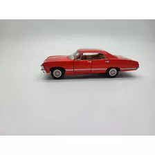 Carro Colección Escala 1.43 Chevrolet Impala 1967 Rojo 