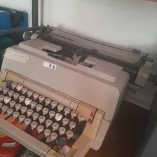 Maquina De Escribir Decorativa Olivetti 98 Buen Estado 