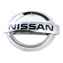Emblema Parrilla Gris C/blanco Nissan V-drive 2021
