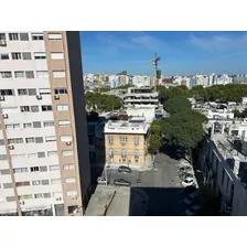 Apartamento En Alquiler De 3 Dormitorios Cordón Norte, Casi Palacio Legislativo, Piso Alto Con Vista.