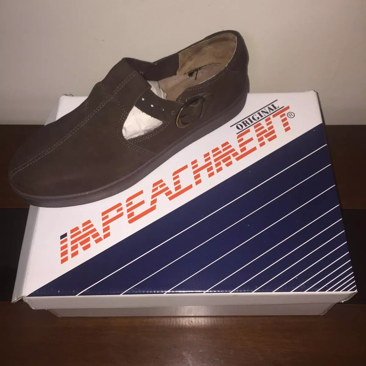 Sapato Tampa De Caixão Marrom -  Impeachment (original)