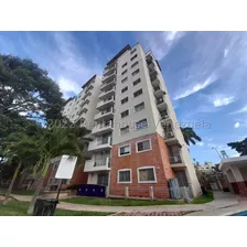 José Trivero Vende Excelente Apartamento Duplex, Con Terminación De Primera, Pisos De Porcelanato, Cocina Y Bano Modernos. Ubicación Privilegiada En El Oeste De Barquisimeto