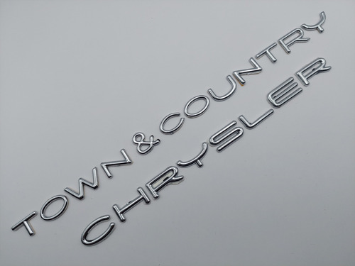 Emblemas Chrysler Town \u0026 Country Letras Cromadas  Foto 2