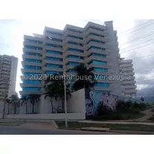 Venta De Apartamento A Pasos De El Cento Comercial La Vela