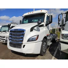 Freightliner New Cascadia Mecanica Estandar Modelo 2023