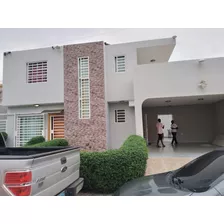 Vendo Casa De 2 Nivel En Prado Oriental, Autopista San Isidro, Santo Domingo Este, República Dominicana