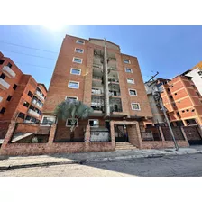 24-15208 Apartamento En Venta Urb San Jacinto Maracay Dperez