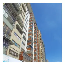 Apto 94 Mt2 3 Hab 2 Baños Av.principal De Los Ruices , Av.francisco De Miranda , Frente Al Seniat