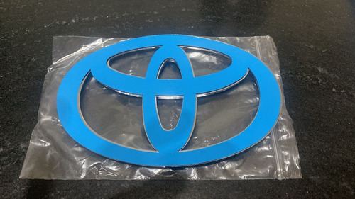 Emblema Toyota Frontal Hilux Cromado Modelos 2016 Al 2024 Foto 5