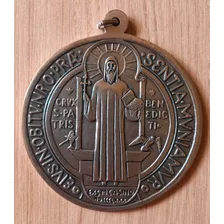 Medalla San Benito - Contra Brujería Medidas:9.5cm X 9.5cm