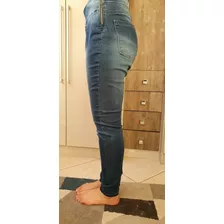 Calça Jeans Com Ziper Lateral