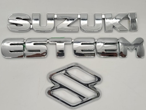 Foto de Suzuki Esteem Emblemas 