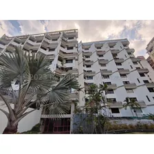 Apartamento Dúplex Totalmente Remodelado A Estrenar 100%. Terraza, Edificio Con Pozo De Agua En Venta Los Palos Grandes Mls #23-27422 Francis Zeppieri