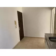 Alquilo Apto Piso 1 Por Escalera ,1 Dormitorio, Cocina, Baño $ 14000 Gc $ 1800, Garantias , Anda ,porto Seguro