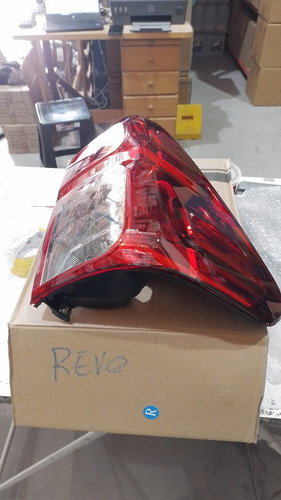 Foco Farol Trasero Toyota  Hilux Revo 2016-2019 Foto 8