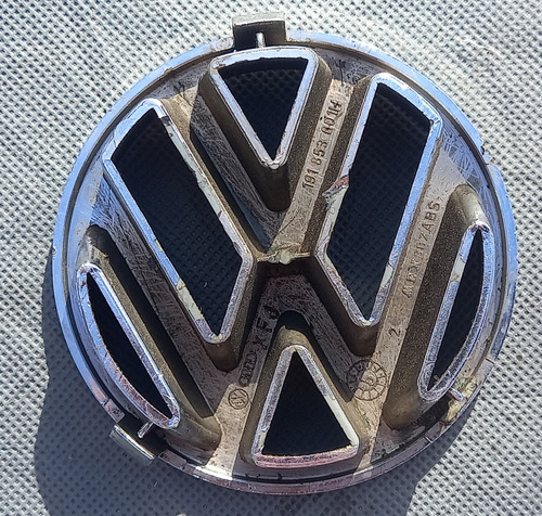 Emblema Parrilla Vw Jetta Golf 1993-1998 Original 191853601h Foto 2