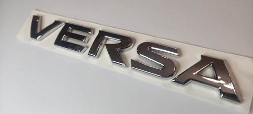 Nissan Versa Emblema Cinta 3m Foto 7