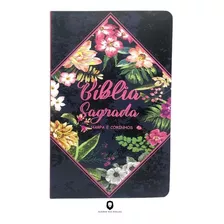 Bíblia Sagrada Gigante Pu Laminada - Flores Havaí, De Arc. Editora Cpp, Capa Mole Em Português