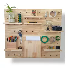 Painel Pegboard Em Pinus Sob Medida