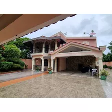 Casa Dos Niveles, Áreas Social, Piscina Y Terreno Verde En La Comunidad De Hato Nuevo, Manoguayabo