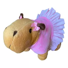 Capivara De Pelúcia Fofa Decorativa Filó 25cm Vestido Rosa